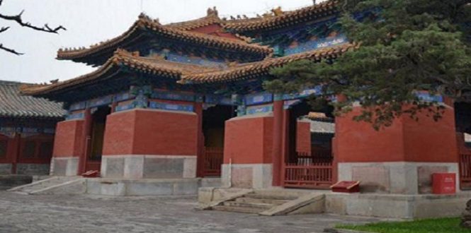 Конфуцианский храм в Пекине